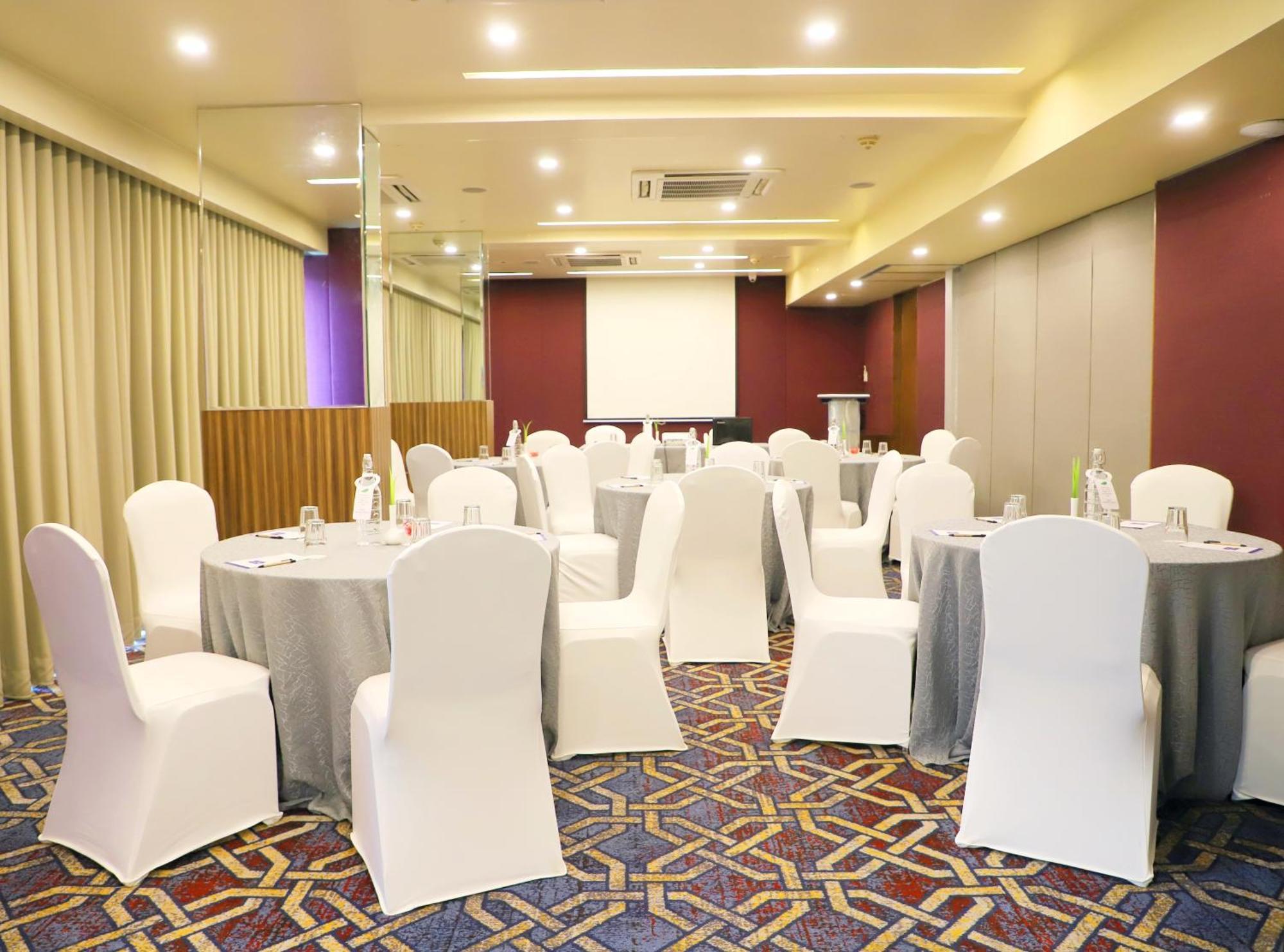 โรงแรมมาราซา สโรวร ปอร์ติโก ราชโกฏ ราชโกฎิ ภายนอก รูปภาพ